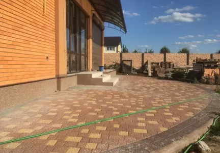 Львовский камень ступени